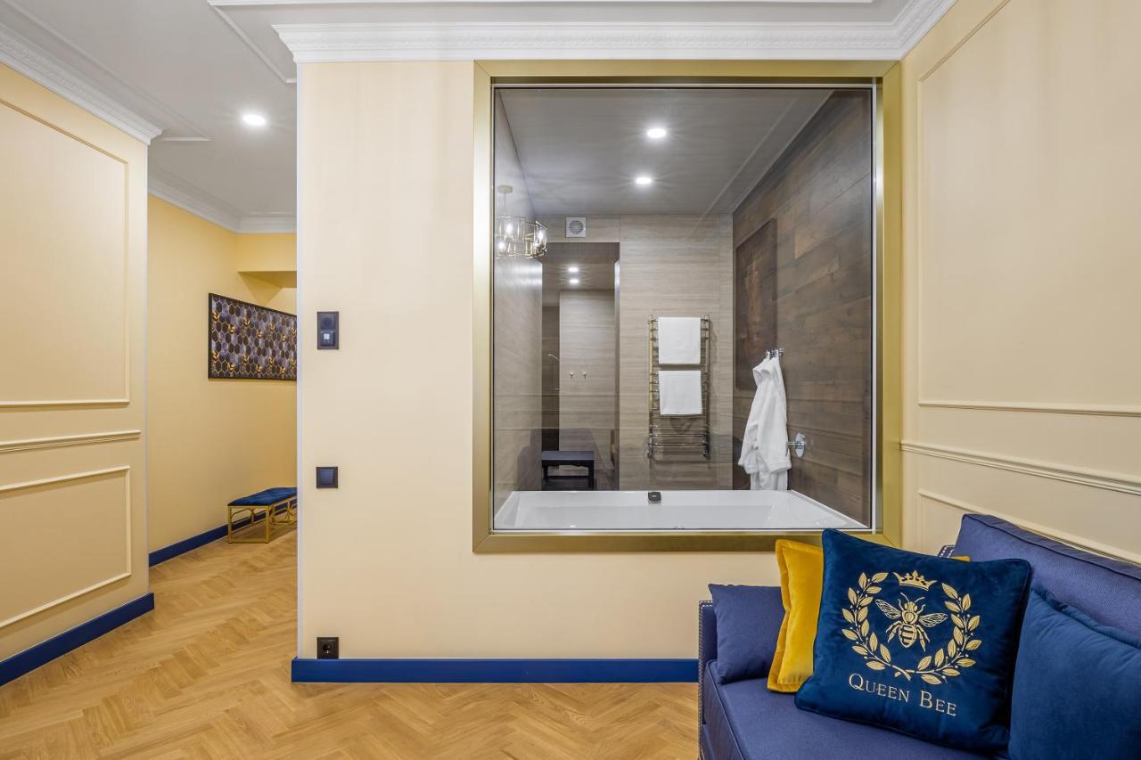 Queen Bee Kiew Exterior foto