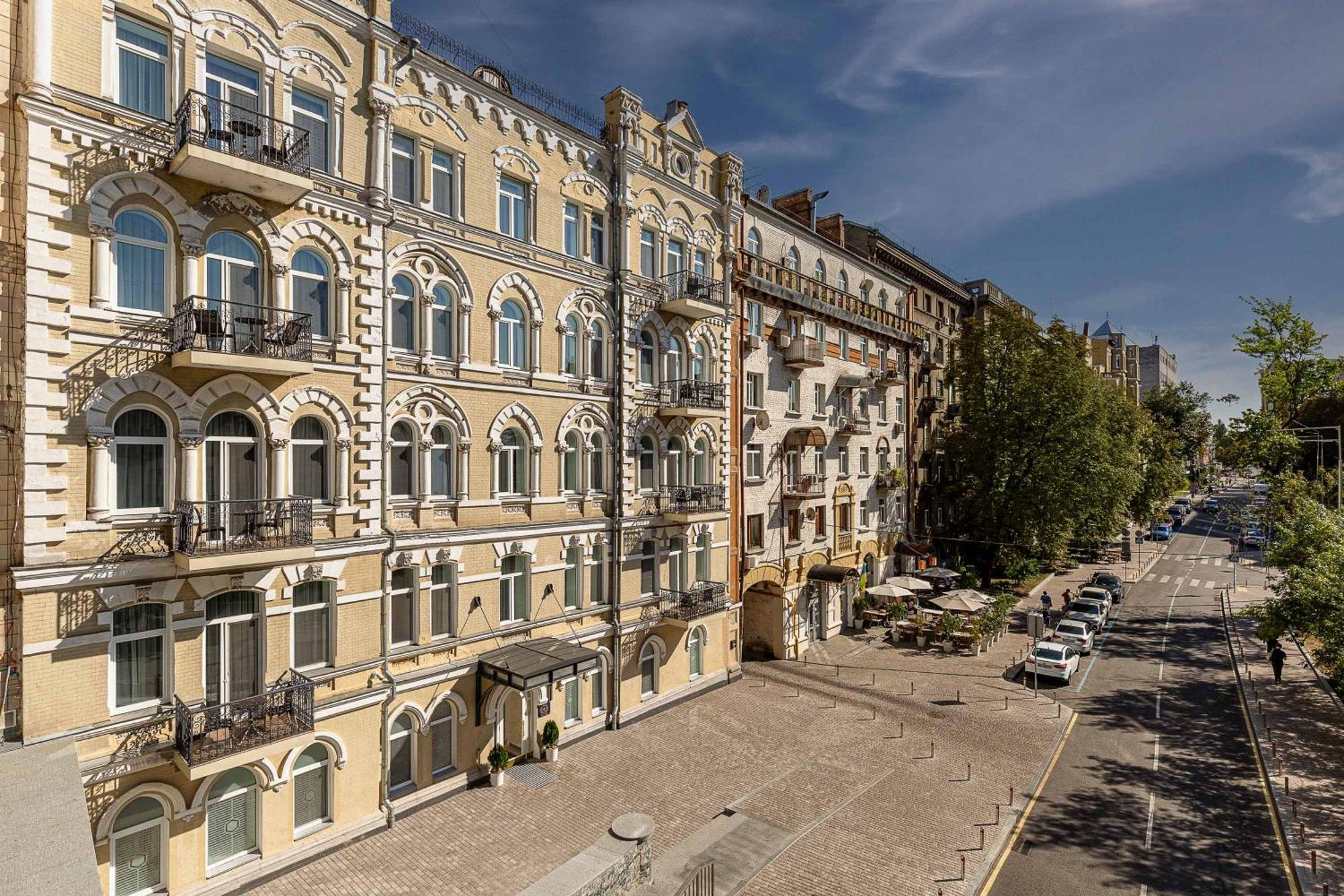 Queen Bee Kiew Exterior foto